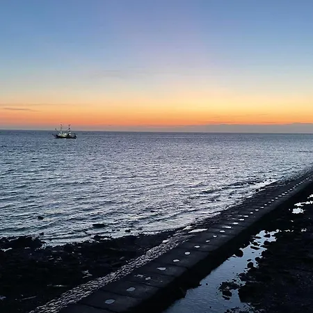 Отель Weststrand 2*