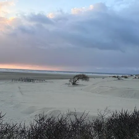 Отель Weststrand 2*