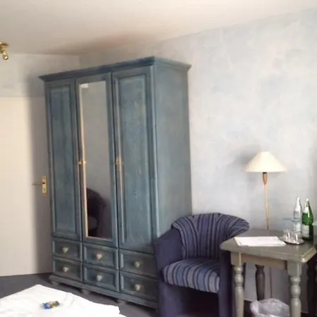 威斯特兰德别墅酒店 2*